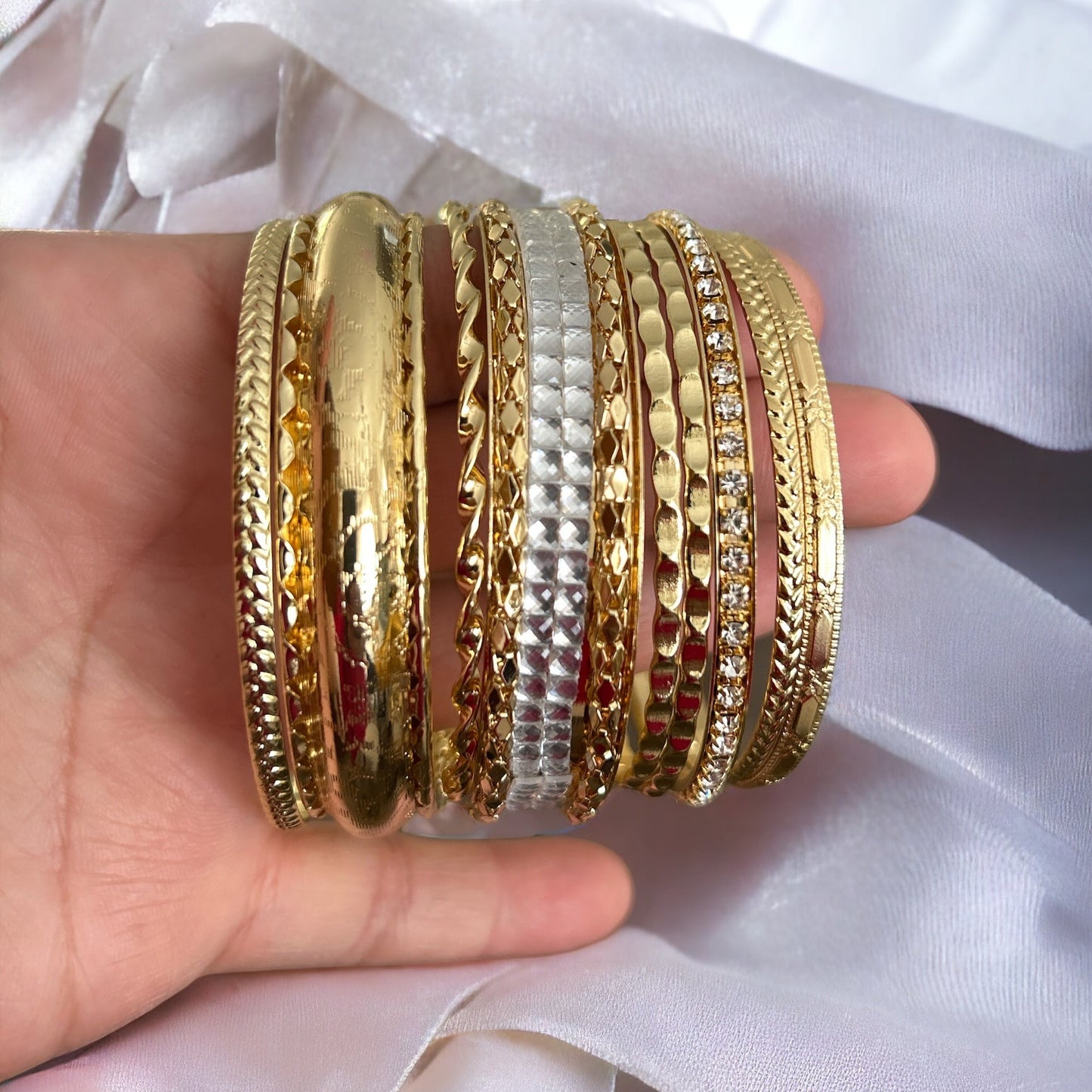 CONJUNTO 9 PULSERAS  GOLD